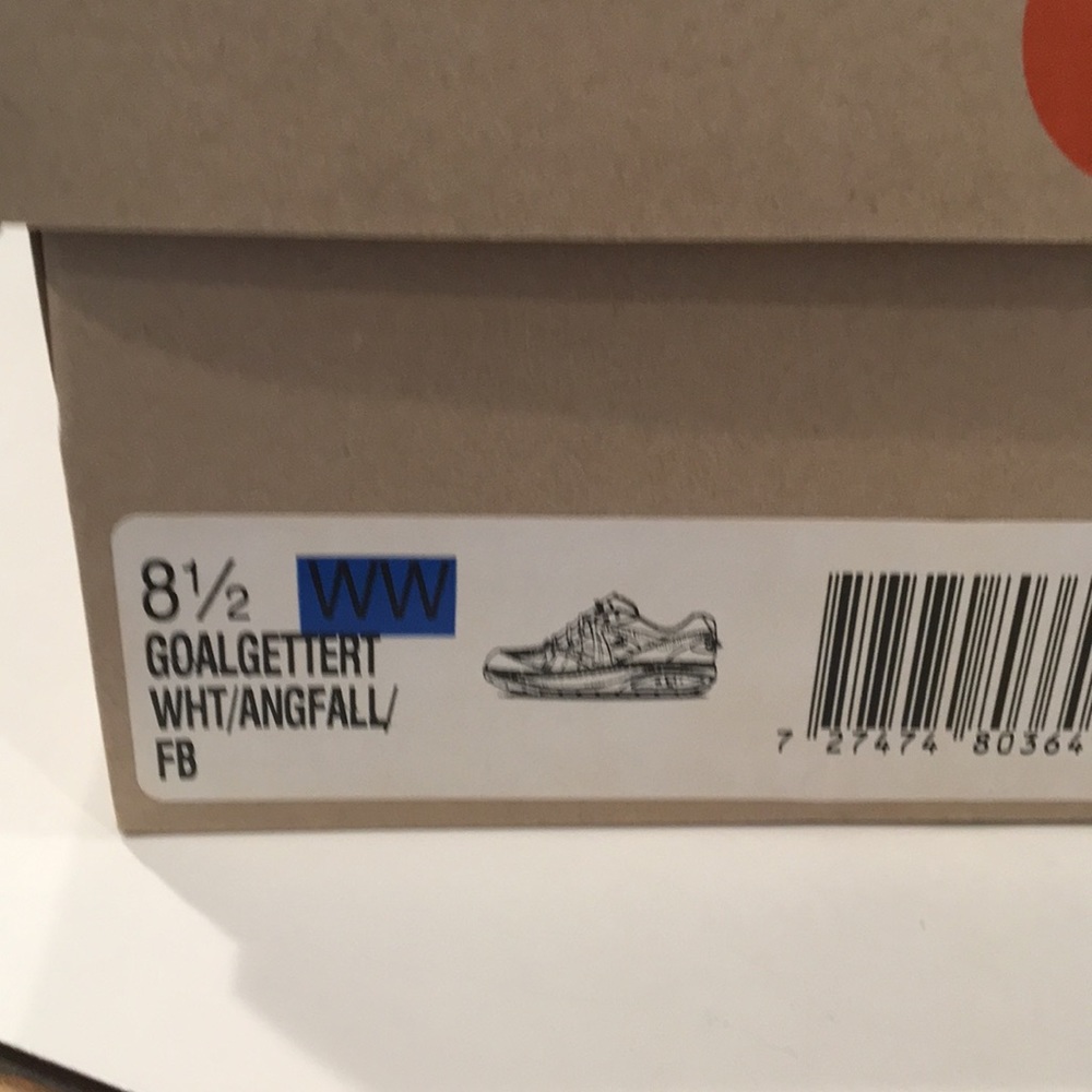 Shoes - Picture 5 of 5